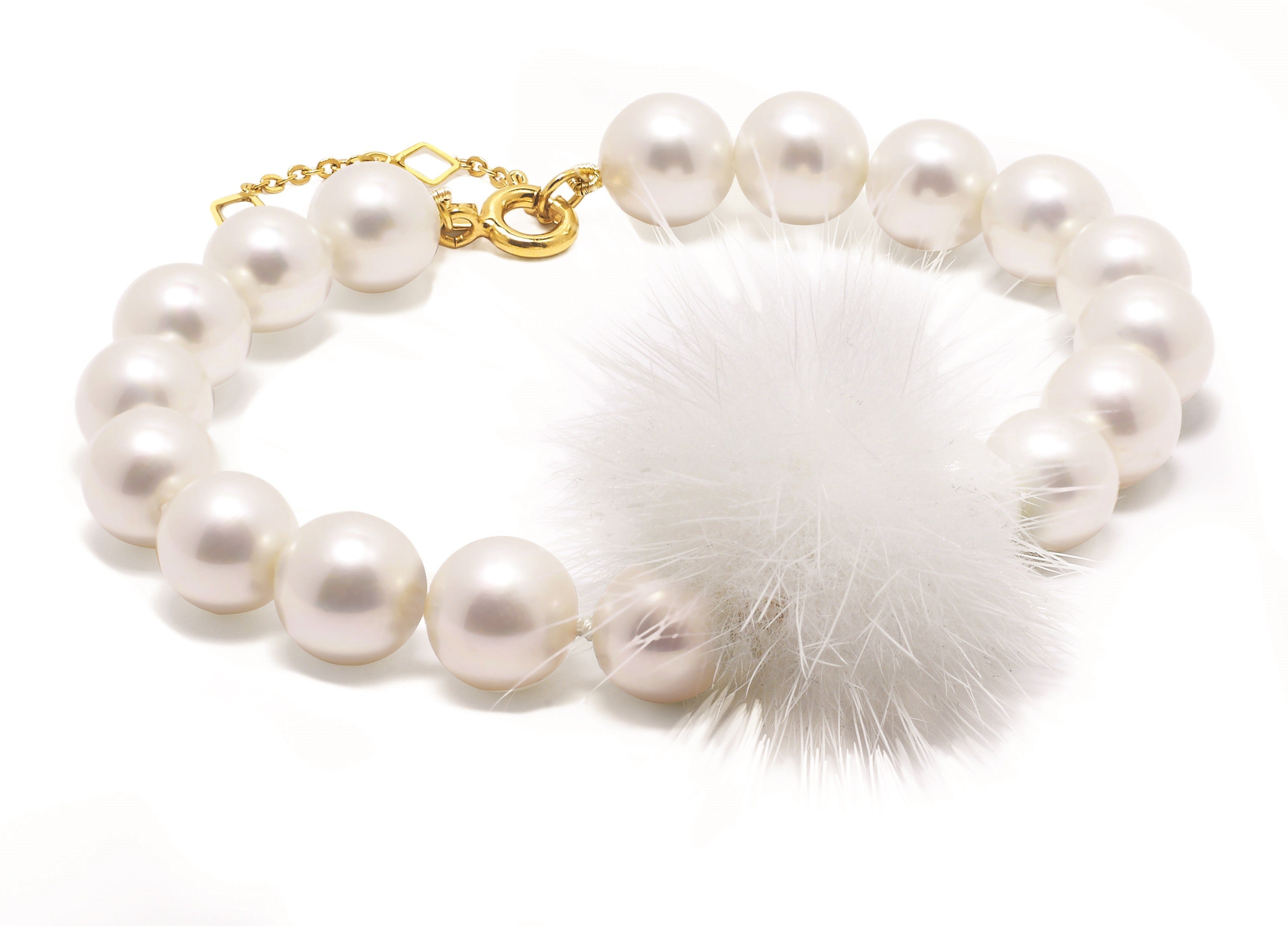 Cheek White Bracelet | IZI