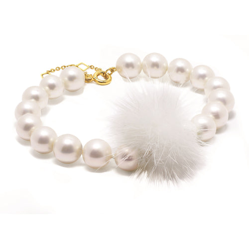 Cheek White Pearl & Pompom Bracelet – Gold-Tone Statement | IZI
