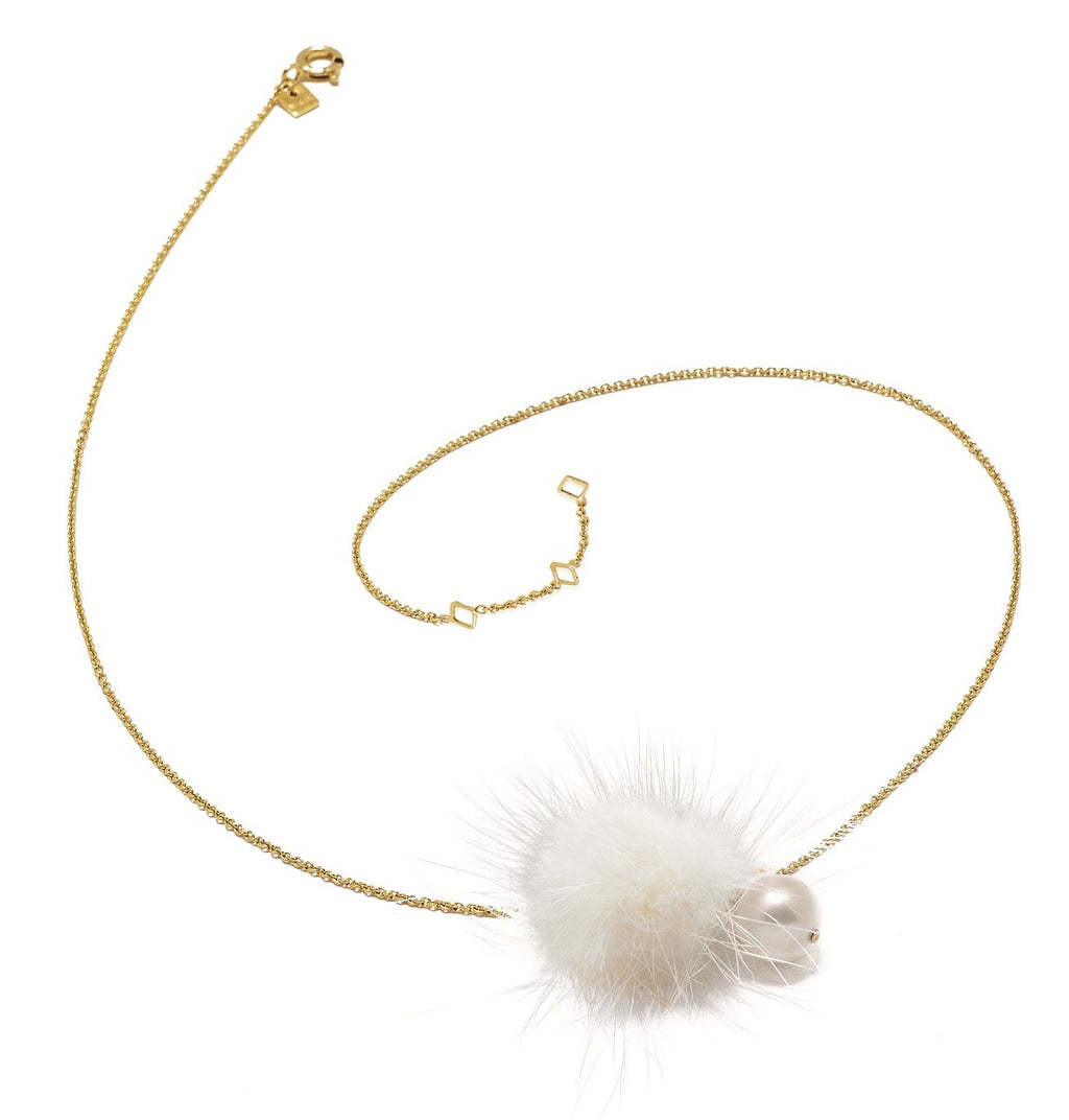 Cheek White Pendant | IZI