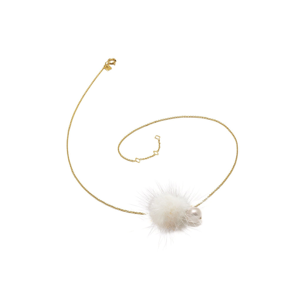 Cheek White Pendant | IZI
